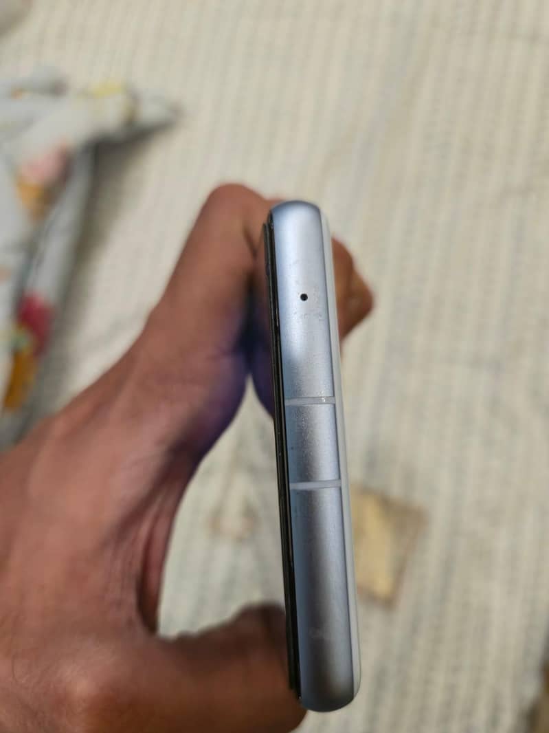 Google Pixel 7a 2