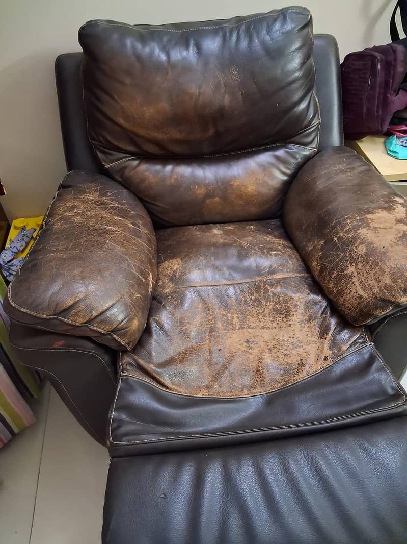 SOFA. 4