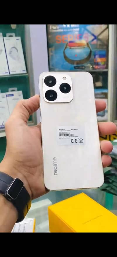 Front finger. . 50 magapiczal camera. 7000mh buttery. 5g Data. 8+256 .