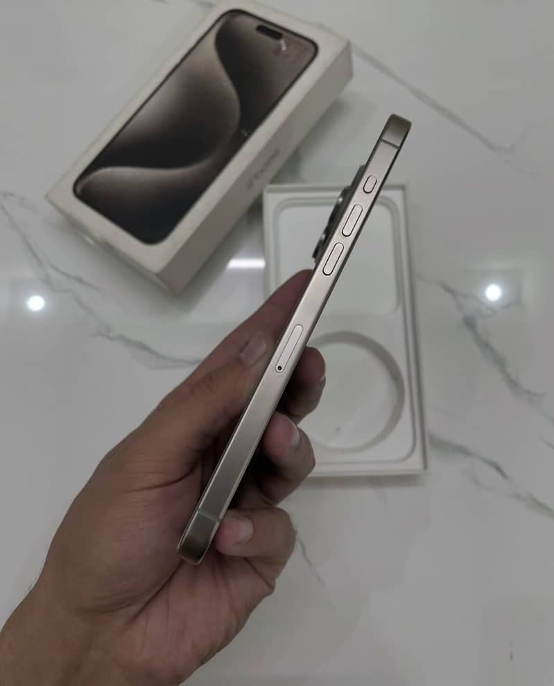 Apple iPhone 15 pro max 1