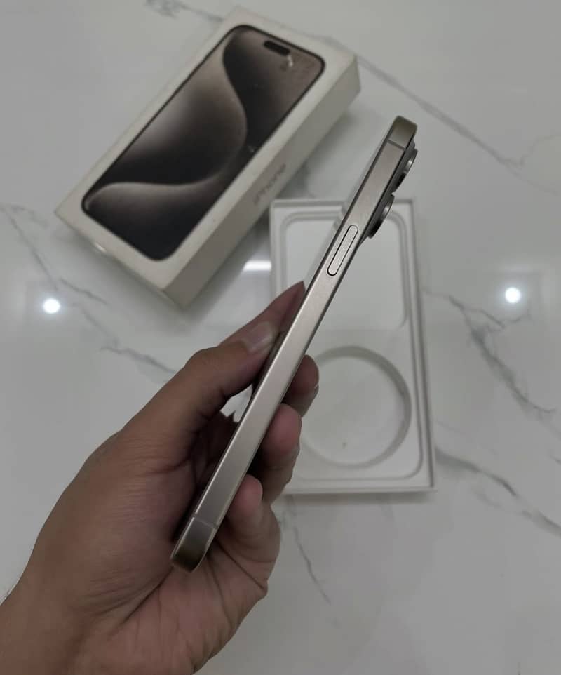 Apple iPhone 15 pro max 3