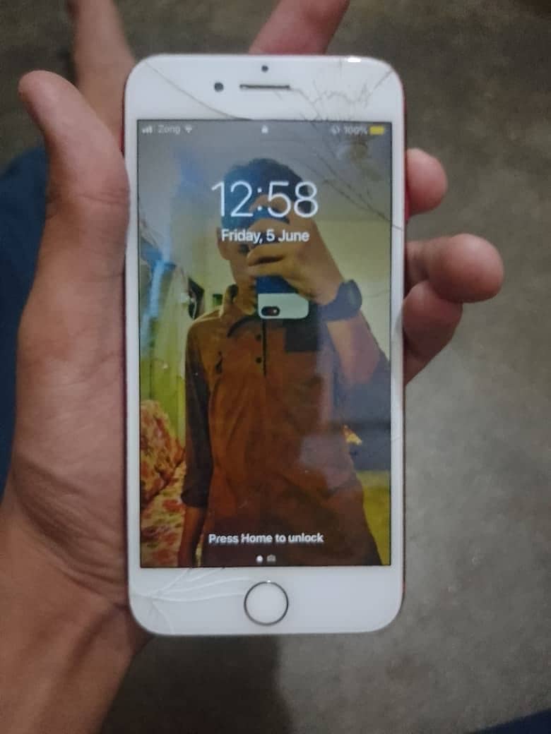 Apple iPhone 7 0