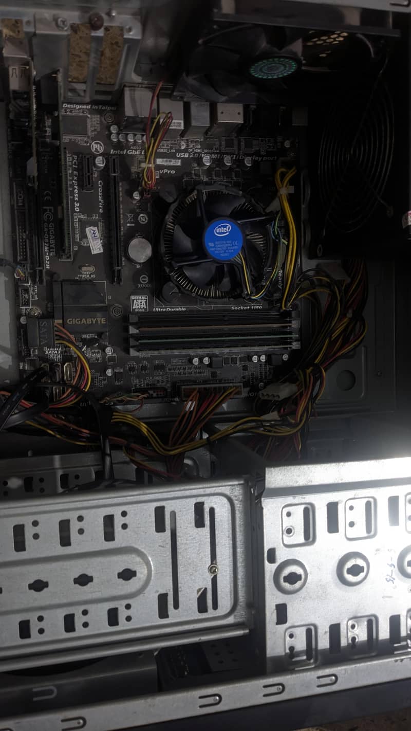Gaming PC setup 5