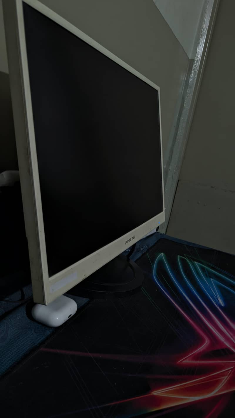 Gaming PC setup 9