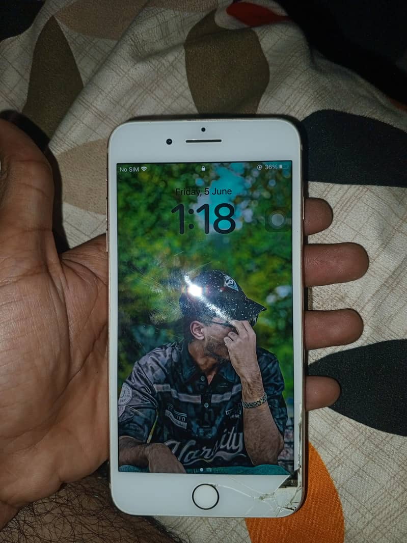 Apple iPhone 8 Plus 1