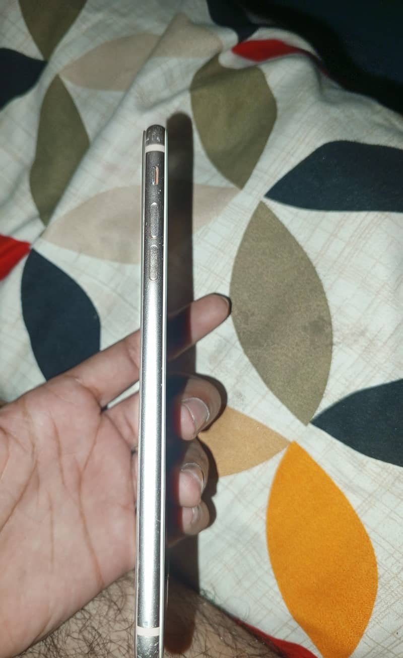 Apple iPhone 8 Plus 3