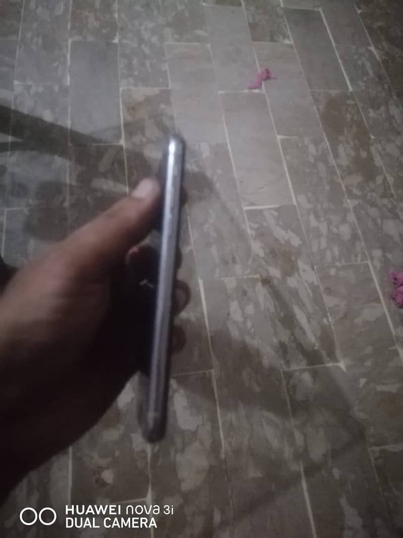 Apple iPhone X 5