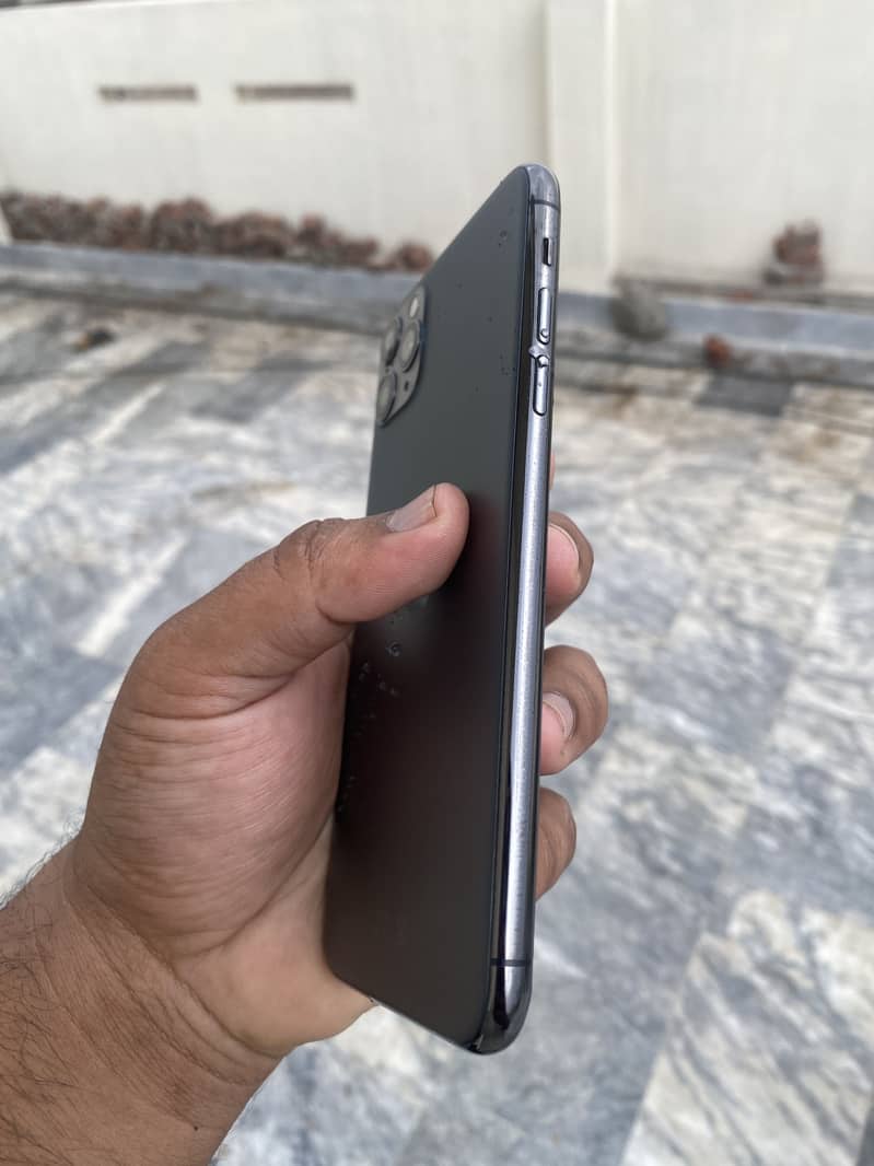 Iphone 11 pro max 2