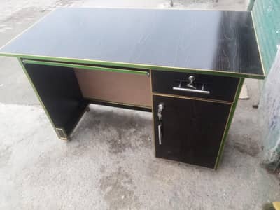 2ft/4ft  office and shop and home clinic table desk make r