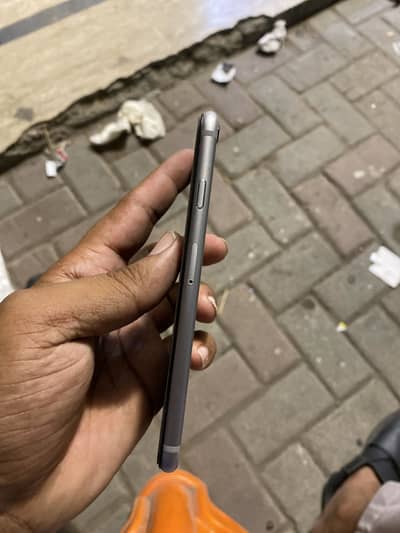 Apple iPhone 6S (16GB)