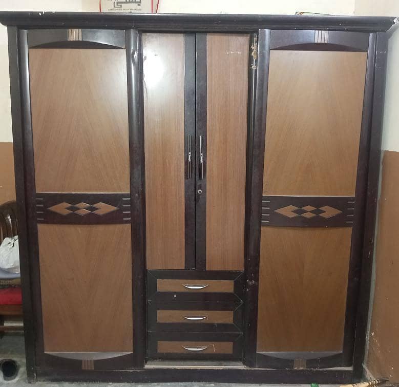 wardrobe 0