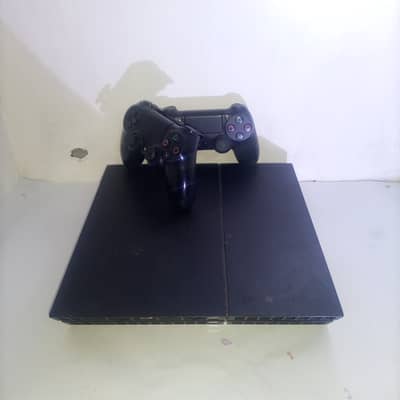 PS4 fat jailbreak 500gb with 2 controller 8 games