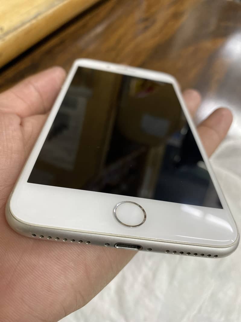 Apple iPhone 7 Plus 0