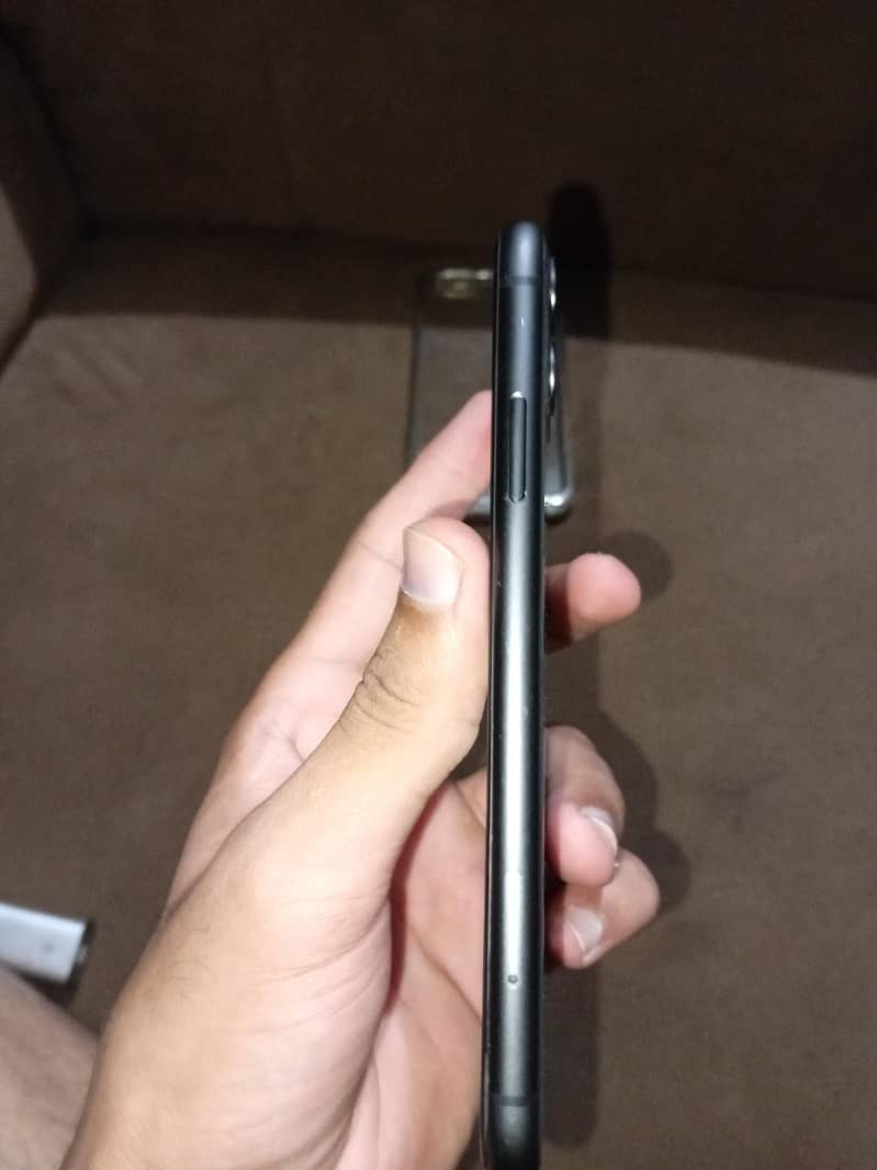 IPhone 11 3