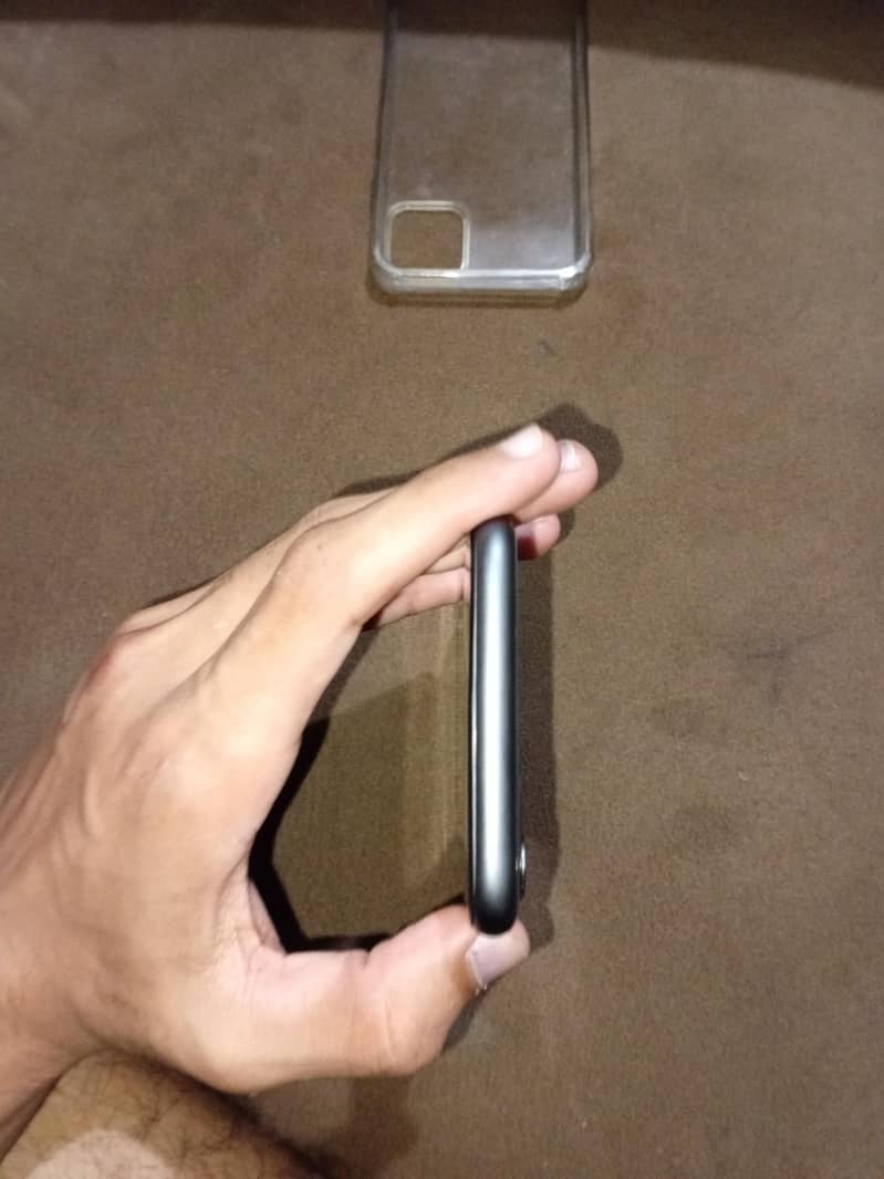 IPhone 11 5