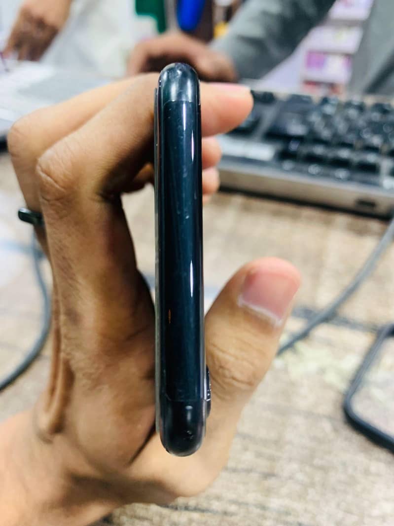 Apple iPhone 7 2