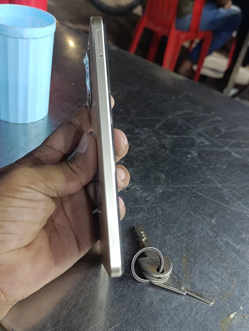 Realme Note 70 4