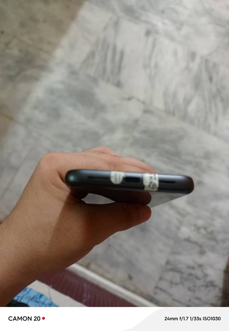 Google Pixel 8 4