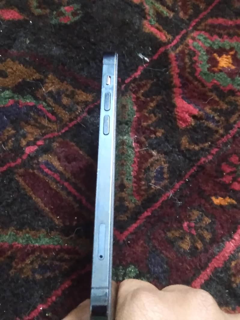 iPhone 12 Pro 4