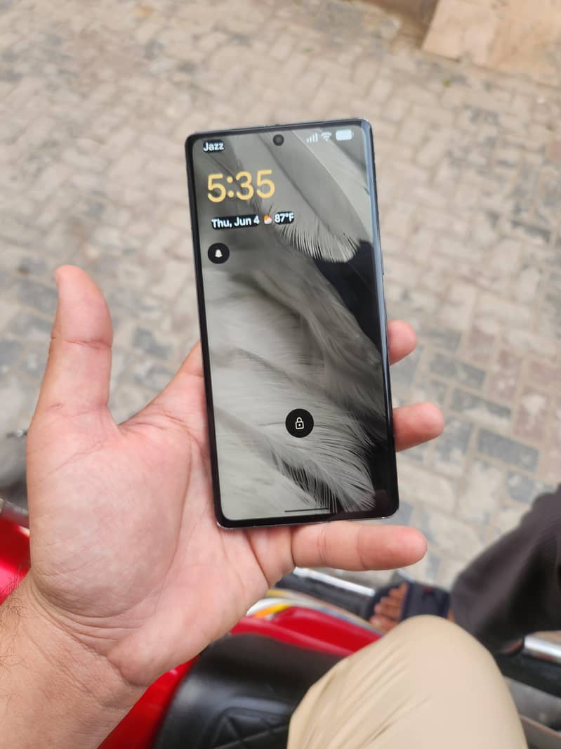Google pixel 7pro 4