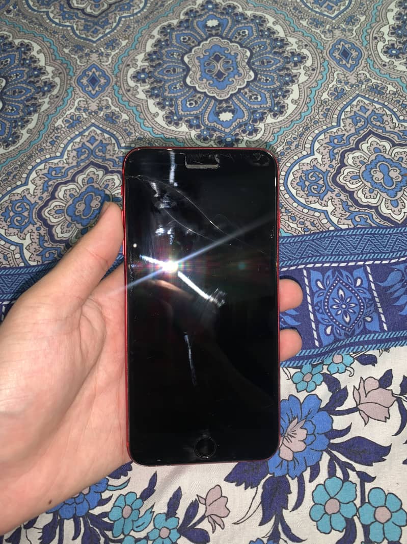 Apple iPhone 8 Plus 4