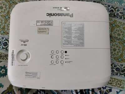High lumens Branded Multimedia projector available for sale