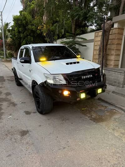 Toyota Hilux Vigo D-4D Auto 2011