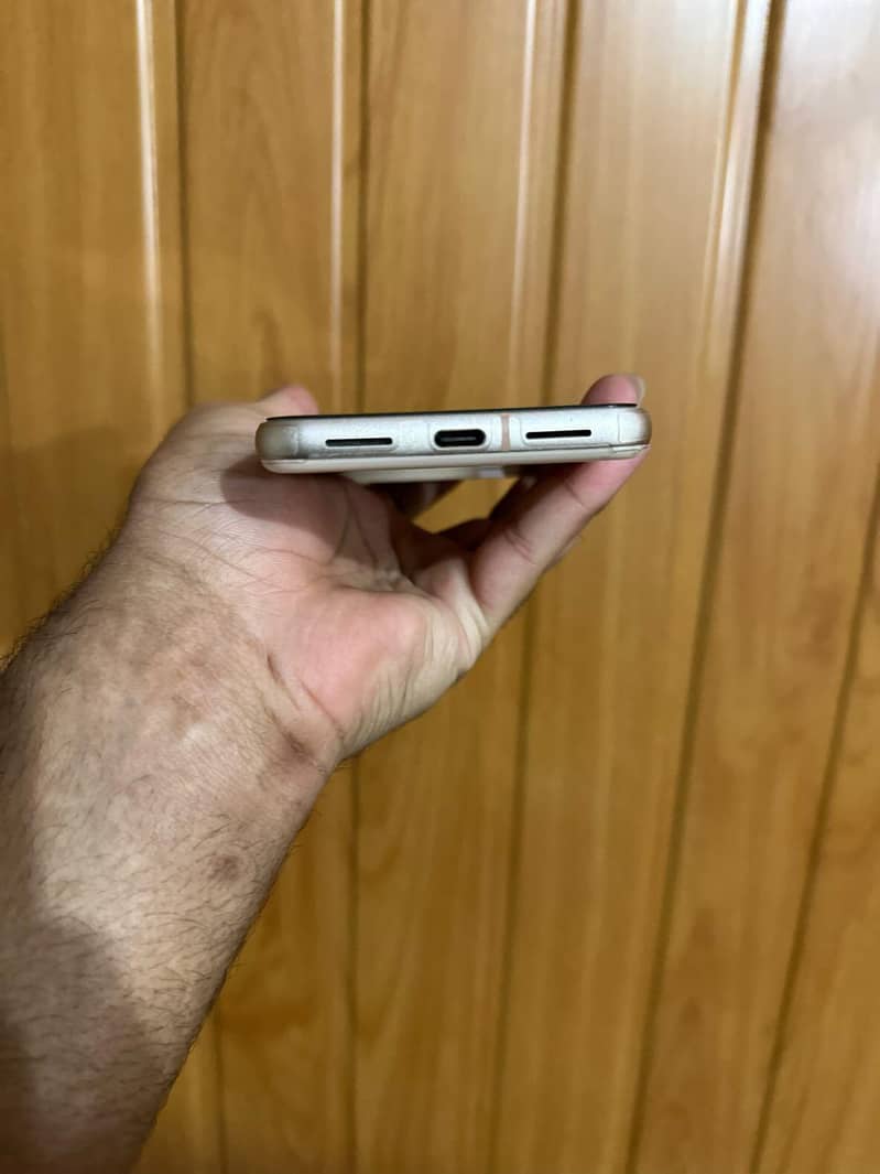Google Pixel 8 6