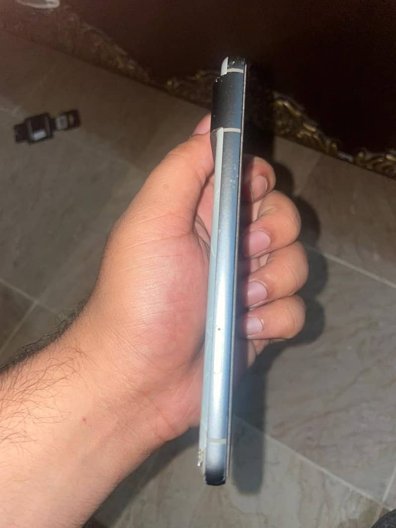 Google Pixel 8 4