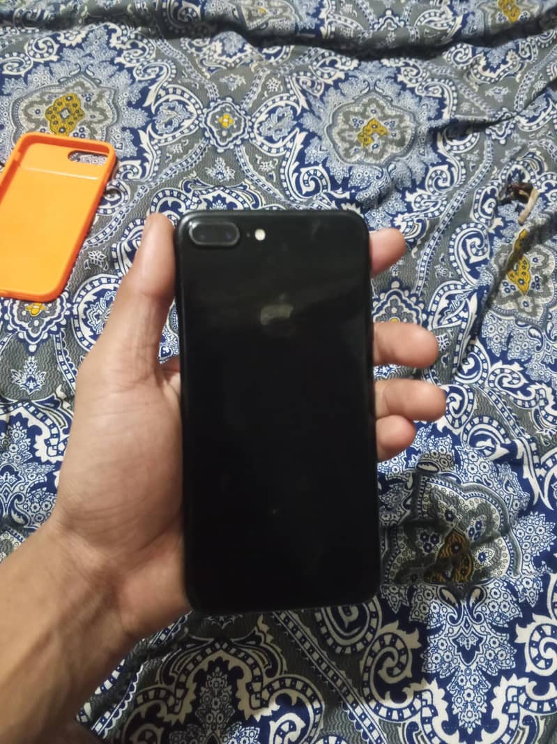 Apple iPhone 7 Plus 1
