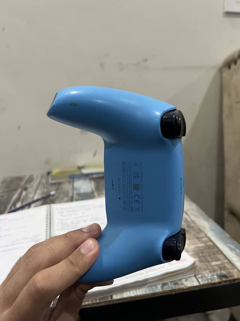 PS5 starlight blue controller 2