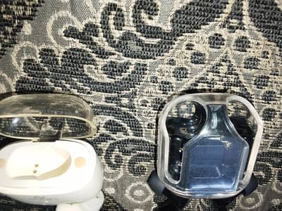 two earbuds bundle
