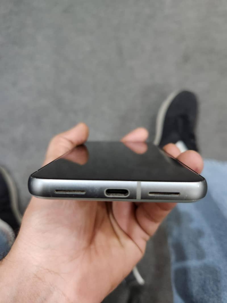 Google Pixel 8 Pro 6