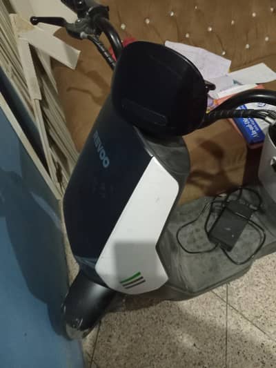 revoo a11 electric scooty