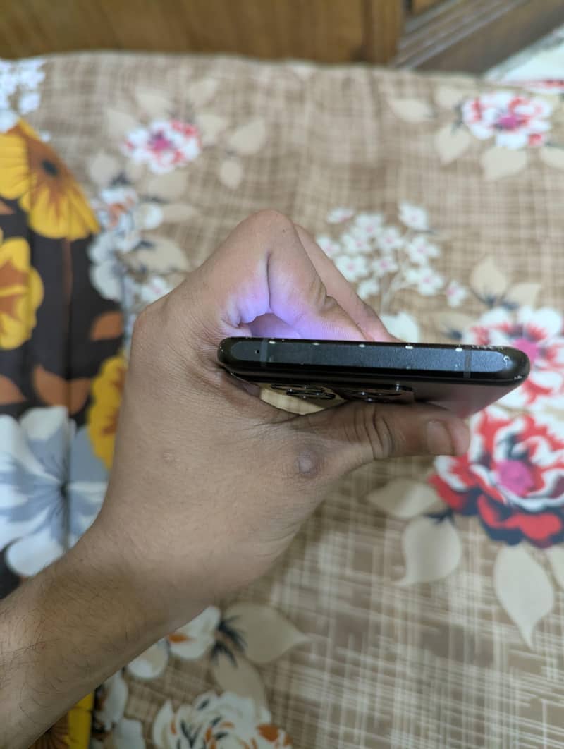 One Plus 10 Pro 5
