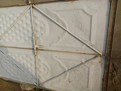 Door for sale only one 6month use 5 fit 6inch hight