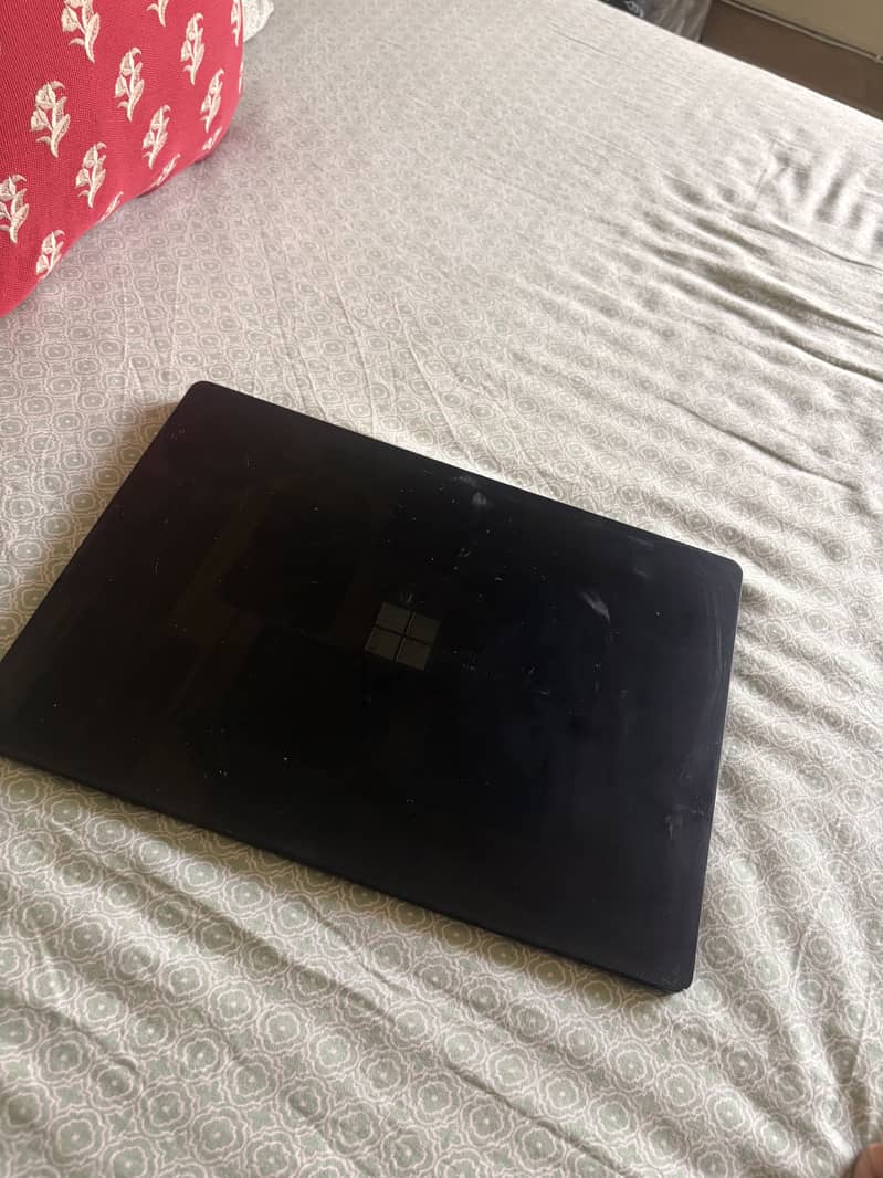 Microsoft surface laptop 2 1
