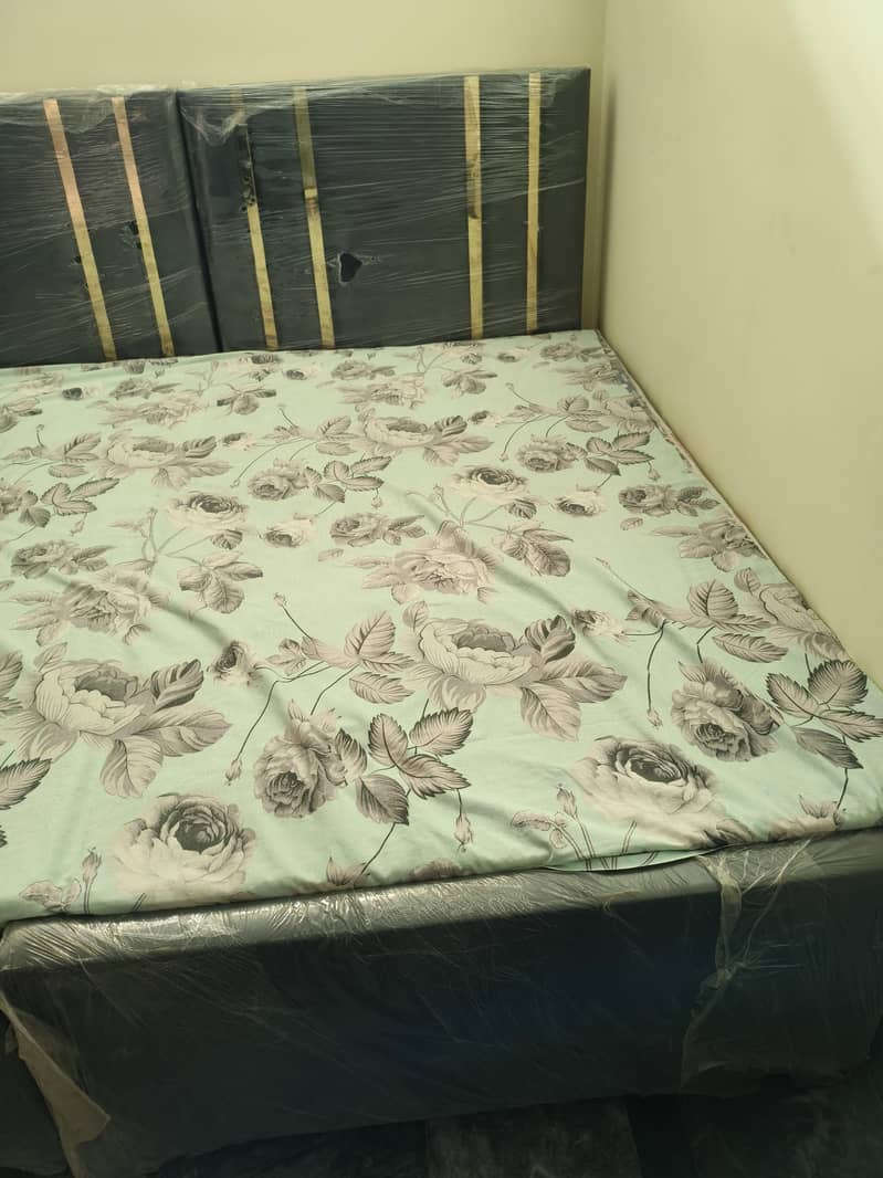 Single beds with side table 3