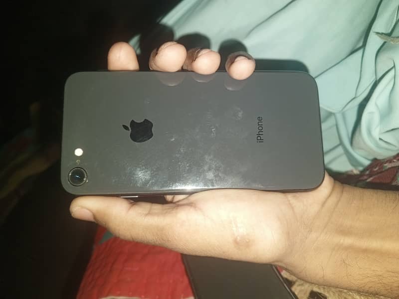 Apple iPhone 8 0
