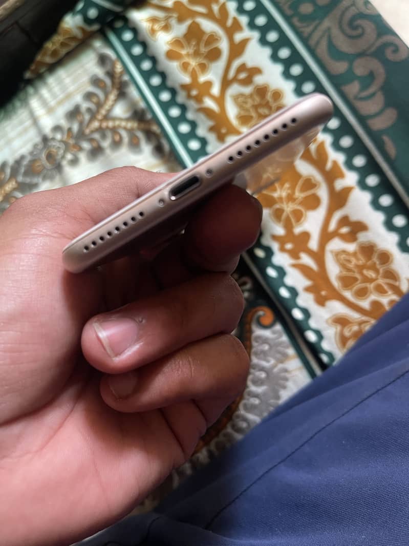 Apple iPhone 7 Plus 1