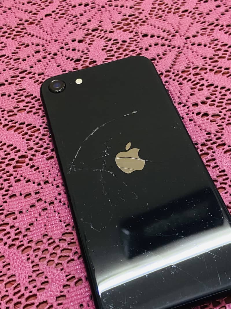 iPhone SE (2nd Generation) 6