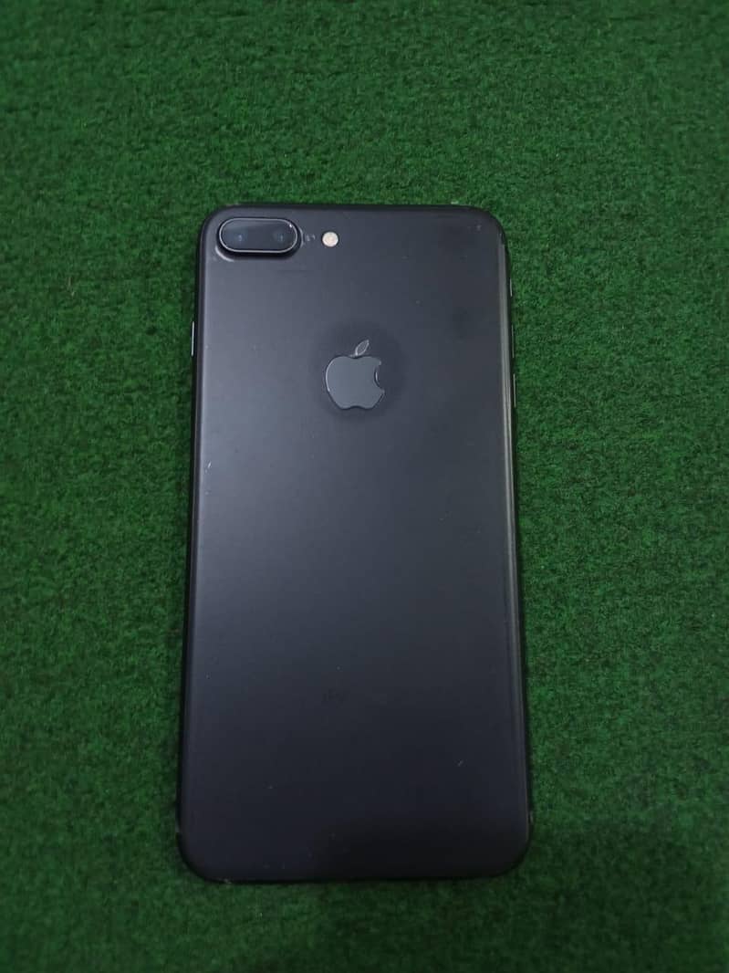 Apple iPhone 8 Plus 3