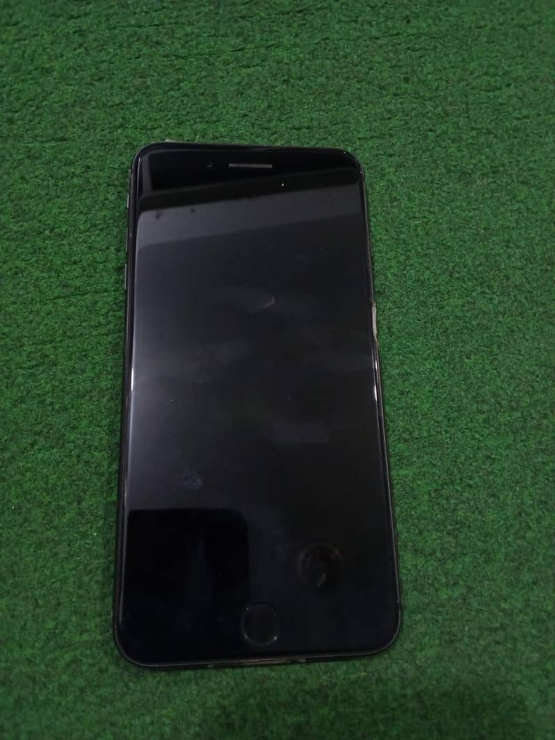 Apple iPhone 8 Plus 5