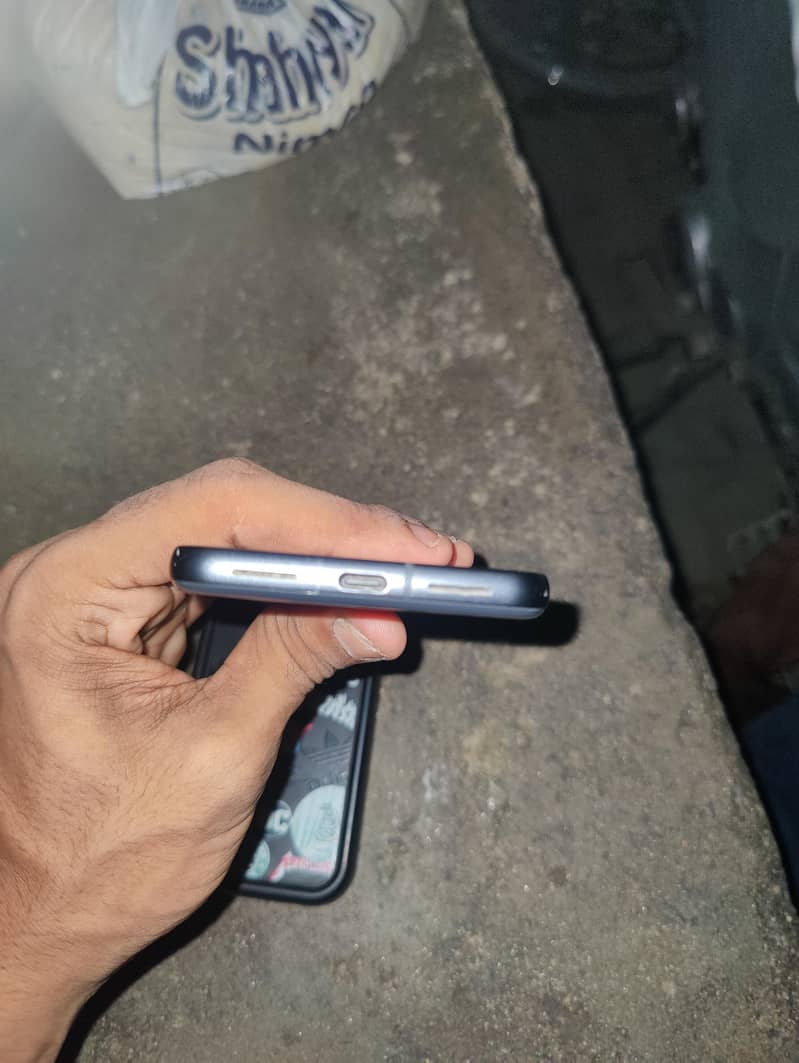 Google Pixel 8 2