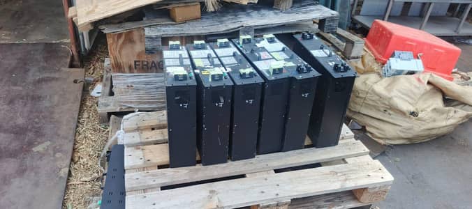 Delta lithium batteries