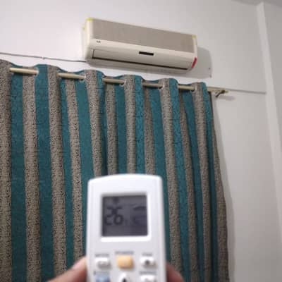 0.75 Ton Split AC for Sale – Excellent Condition & Low Electricity Con