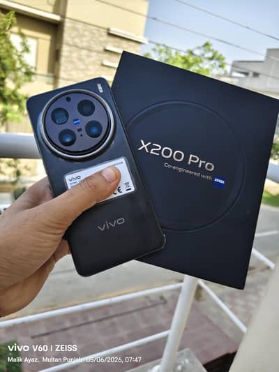 vivo x200 pro PTA approved 16/512 flagship