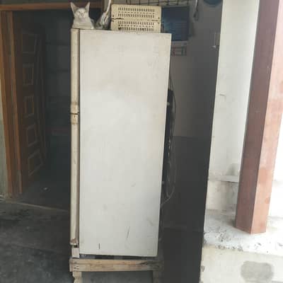 Refrigerator body