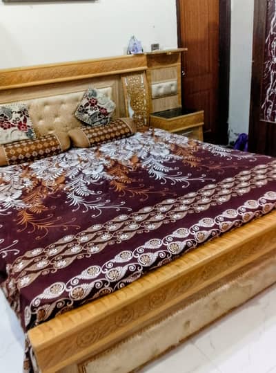 KING SIZE BED WITH SIDE TABLES