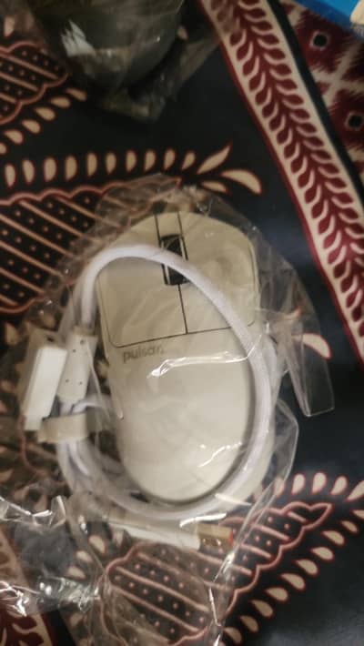 Pulsar wired mouse